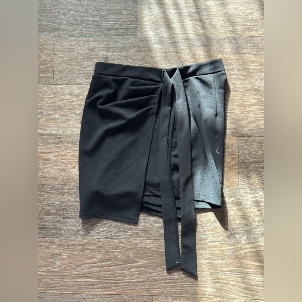 Woman’s Black Mini Wrap Skirt Size Small